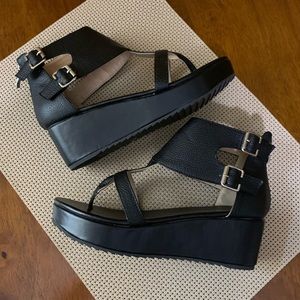 Women’s Black Platform Sandals Sz. 8